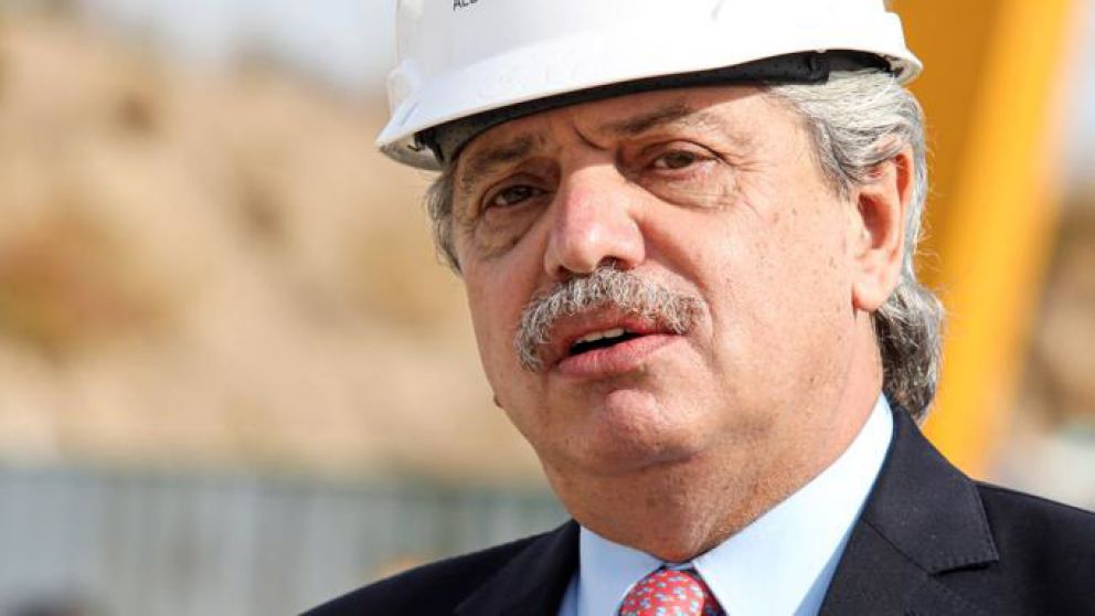 El presidente Alberto Fernández exhortó hoy a los argentinos a "no rendirse"