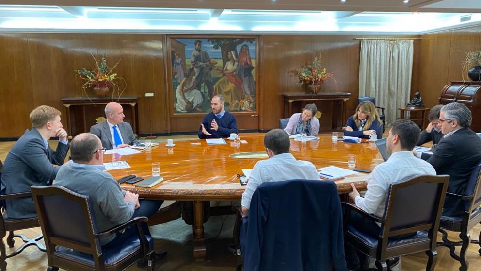 Reunión de Guzmán y su equipo para avanzar en el Presupuesto 2021