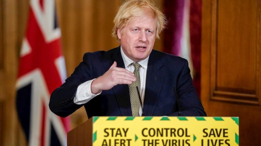 Se hunde imagen de Boris Johnson en el Reino Unido
