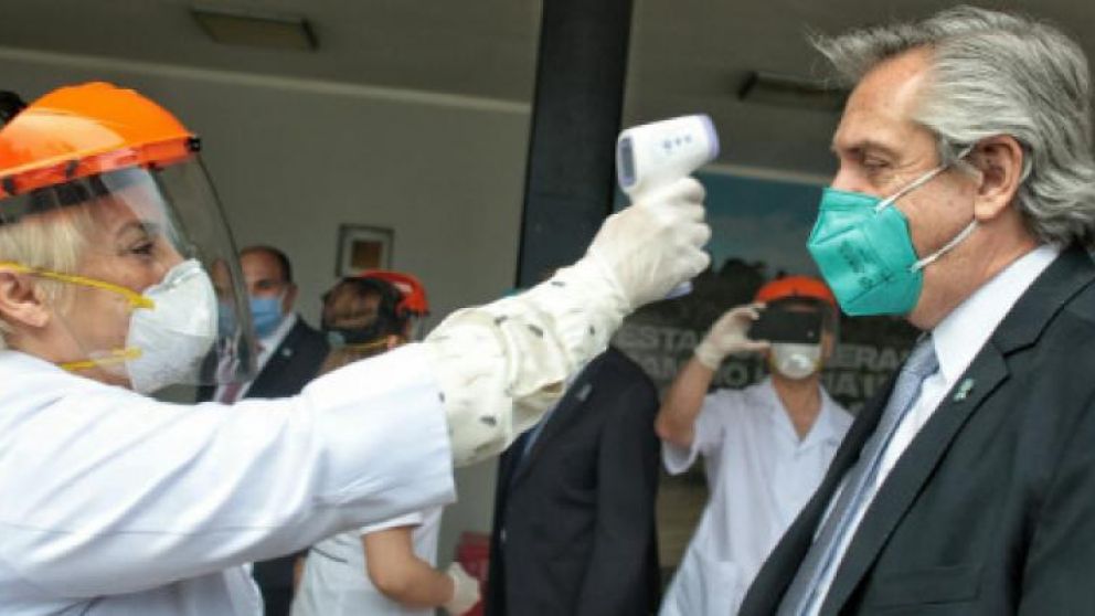 En la planta de Scania, Alberto cumplió los protocolos