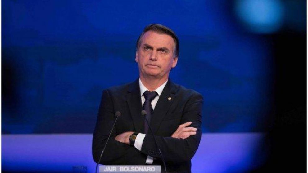 Bolsonaro congela salarios estatales hasta 2022