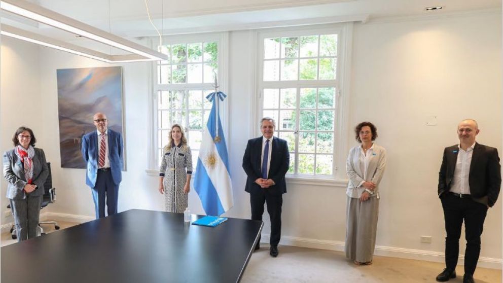 La primera dama busca un perfil orientado a la niñez