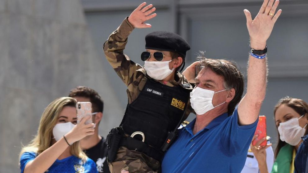 Bolsonaro avanz� con la aprobaci�n de un protocolo�desaconcejado por las asociaciones m�dicas brasileras