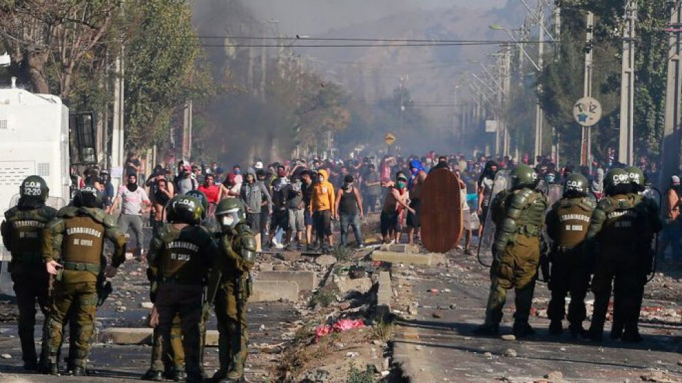 Los manifestantes se enfrentaron con los carabineros