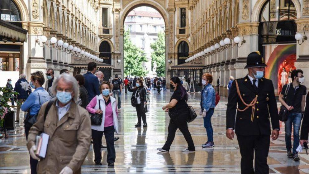 Italia retoma su actividad, bajo medidas de seguridad sanitaria
