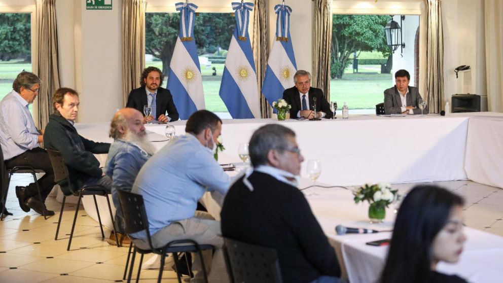 El Presidente mantuvo una reunión con las organizaciones sociales