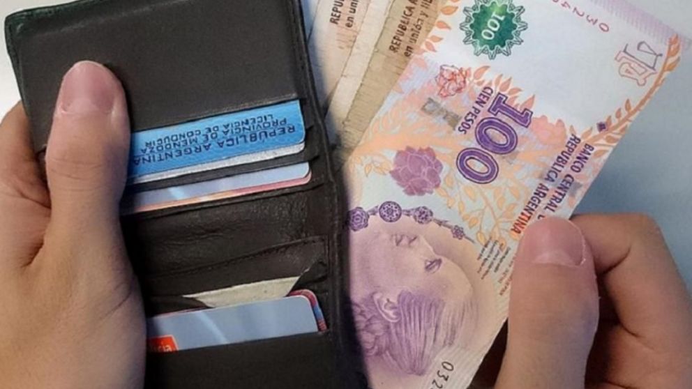 AUH: ¿Quiénes acceden este martes 12 a los haberes de mayo?