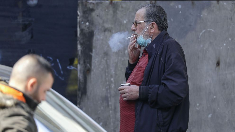 Los fumadores tendrán que esperar al menos hasta el fin de semana para que haya cigarrillos en los kioscos