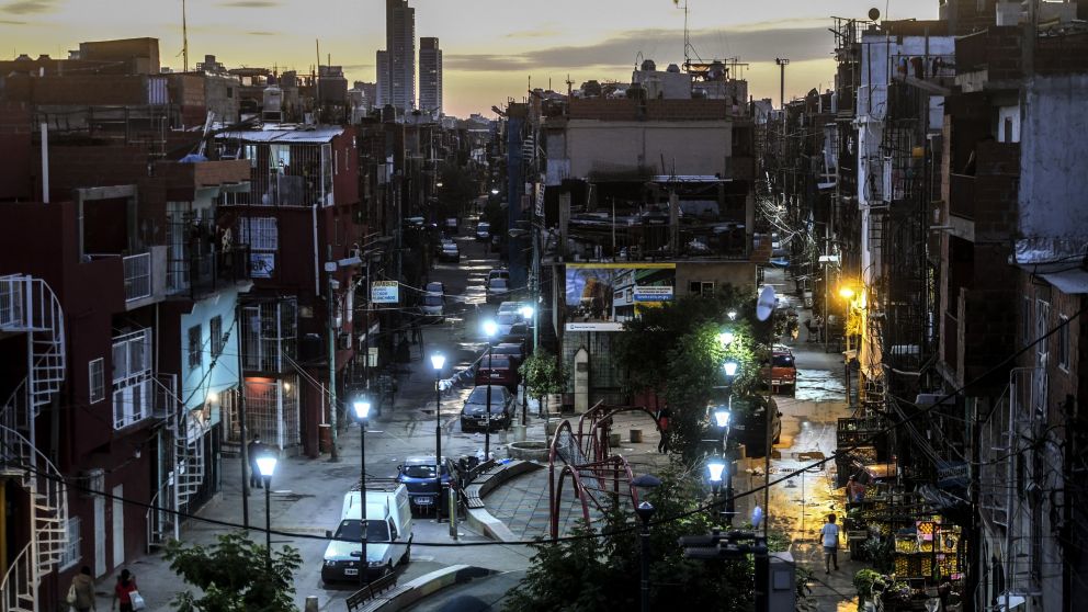 Los contagios crecen a ritmo alto y sin control en los barrios vulnerables de la Ciudad