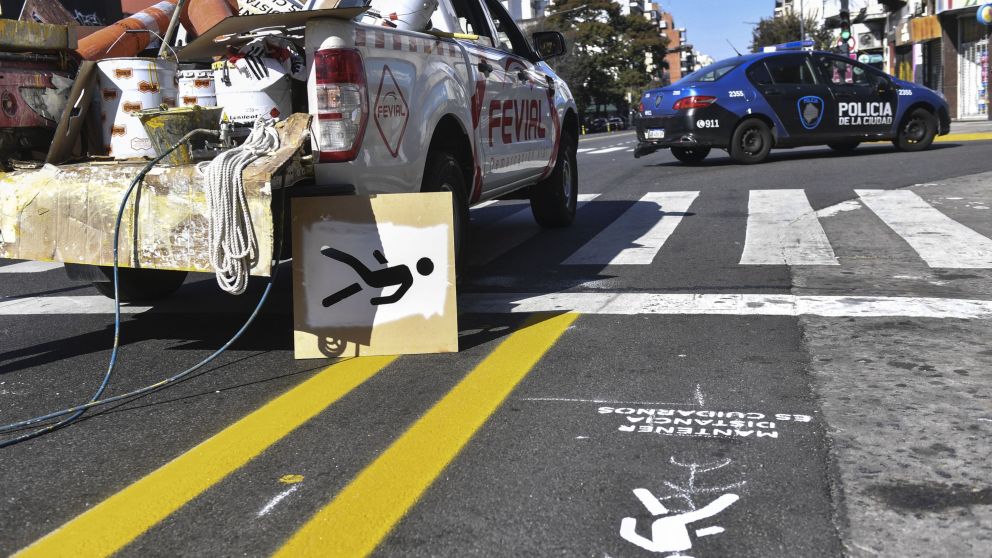 Se trazaron los nuevos límites peatonales en varias avenidas y calles de la Ciudad