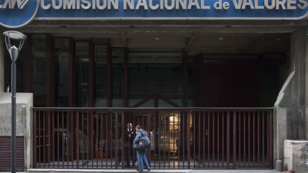 La CNV y el Banco Central evalúan suspender el "parking" a los bonos