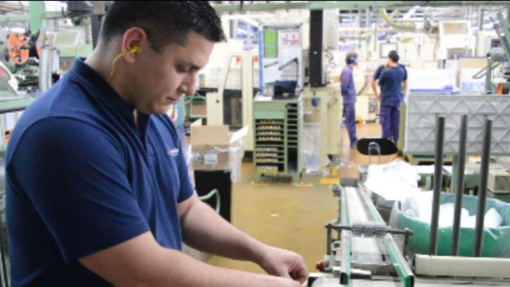 Las fábricas tabacaleras podrán comenzar a producir nuevamente