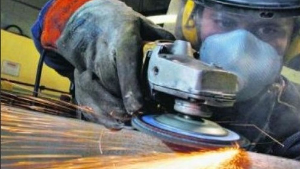 La caída del sector automotriz ronda el 42%