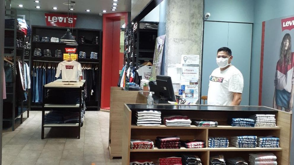 Hay prendas que no tienen contacto con la cara y se pueden probar