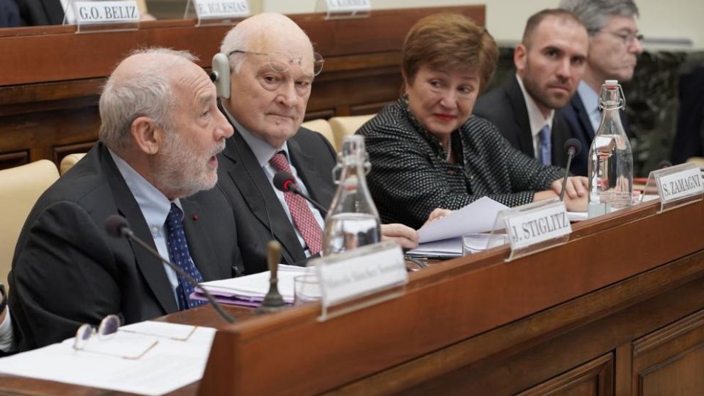 En febrero, el ministro de Economía, Martín Guzmán, compartió junto a la titular del FMI, un encuentro en el Vaticano impulsado por el Nobel Joseph Stiglitz y la Fundación Scholas Ocurrentes,