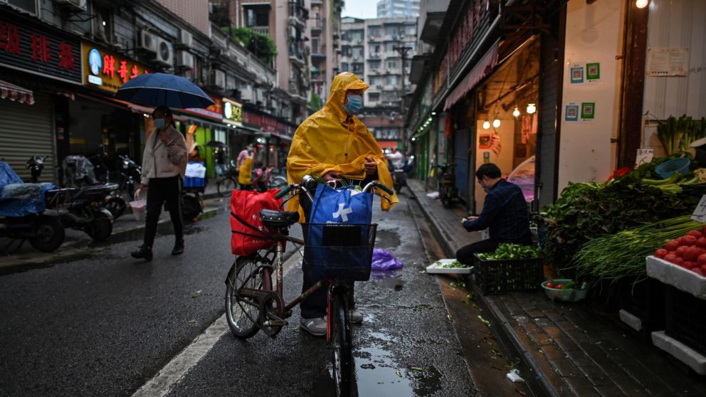 Con precauciones, China normaliza su actividad