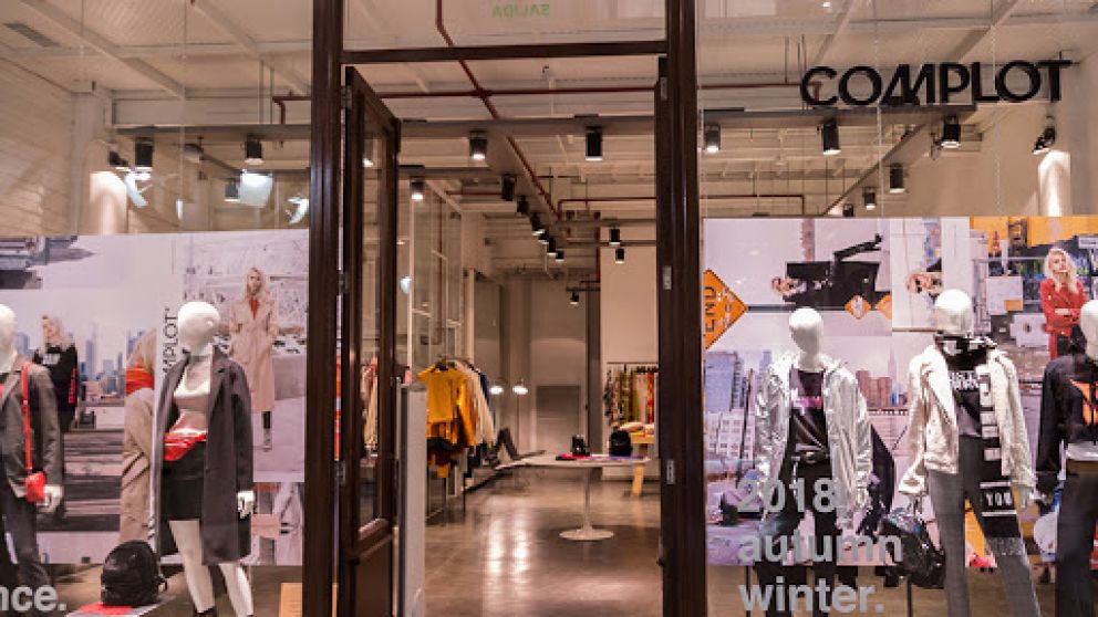 Shoppings vacíos a la espera de la reapertura