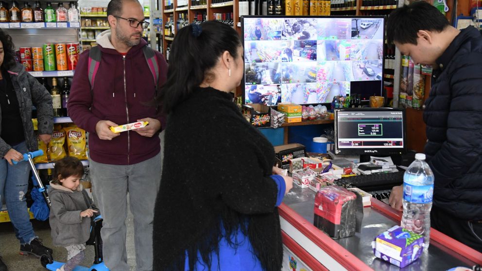 Los comercios de barrio creen perder mercado contra los mayoristas