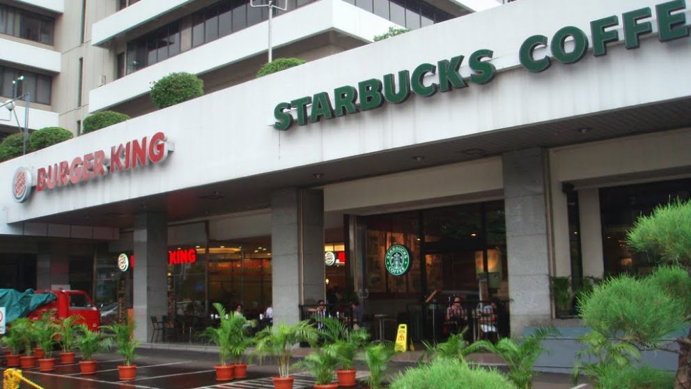 Burger King y Starbucks cierran locales