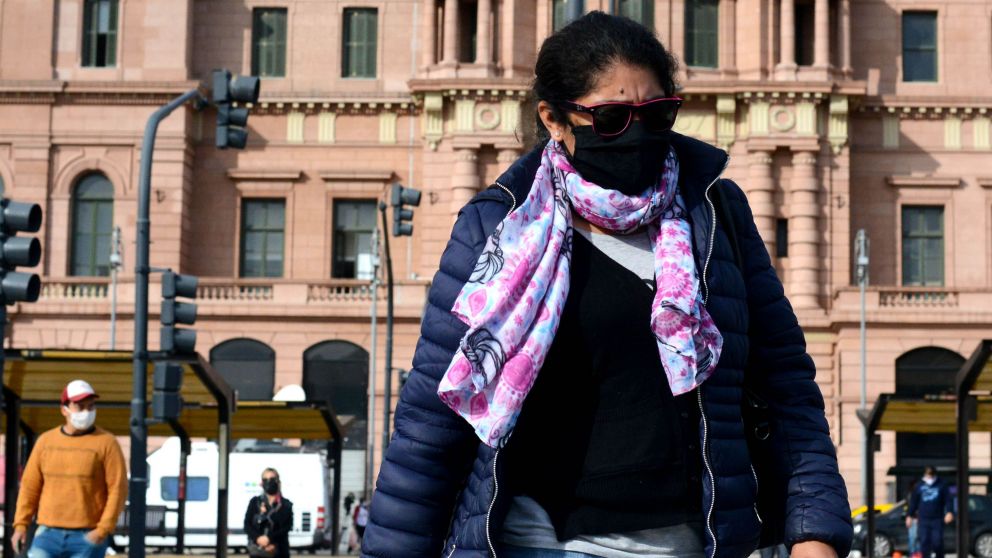 La protección que cubra nariz, boca y mentón es obligatoria en la ciudad de Buenos Aires