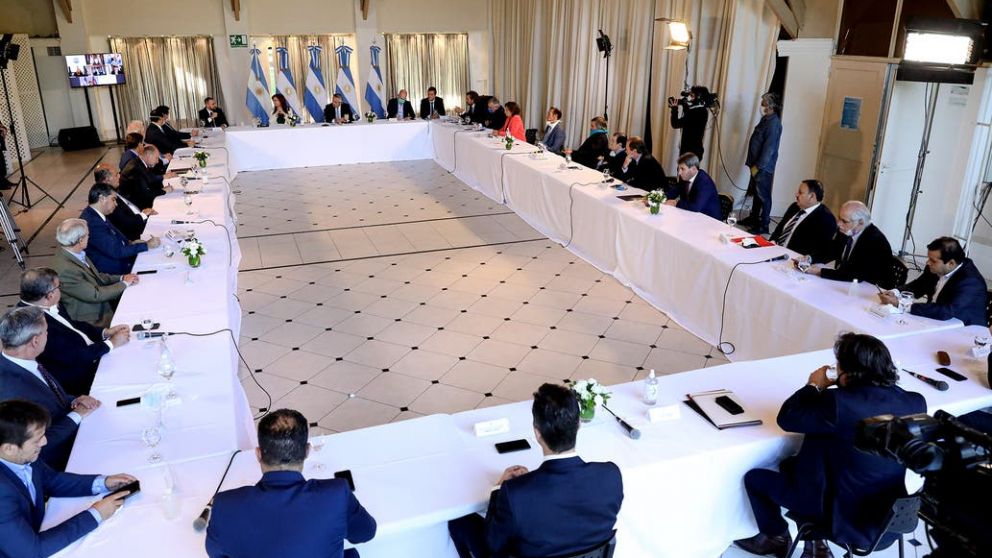 Todos los gobernadores respaldaron la oferta de renegociación de deuda externa Argentina