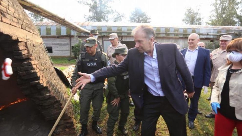 Schiavoni afirma que los dueños de las grandes fortunas deben aportar con la "generación de actividades"