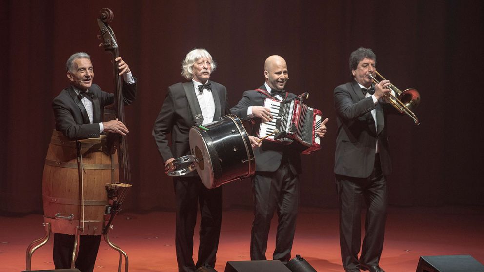 Les Luthiers no volverá hasta 2021