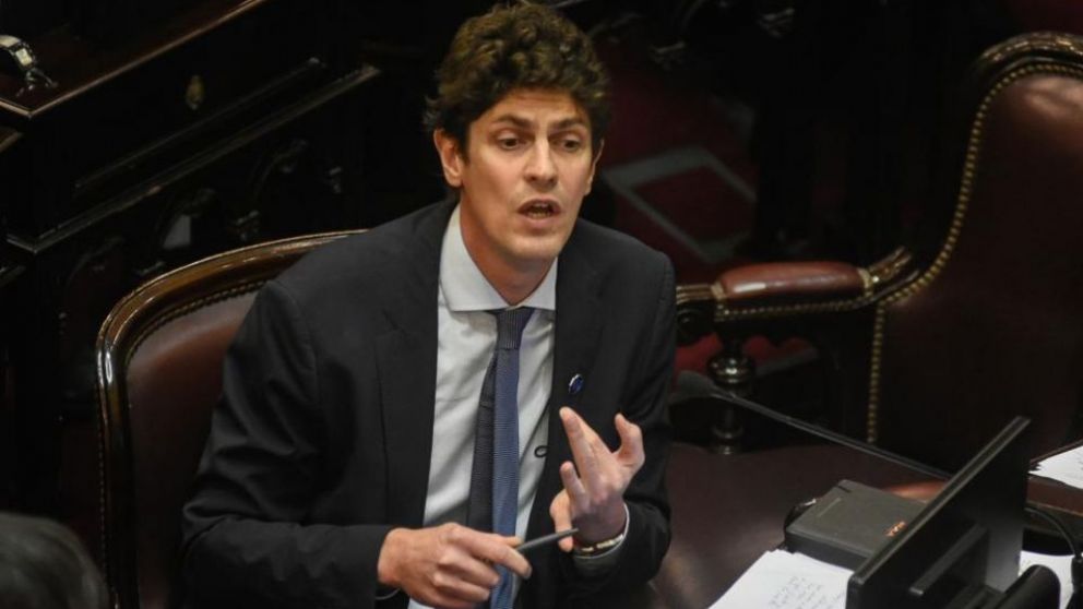 "No me gusta el circo que se arma en torno al funcionamiento del Congreso", criticó el senador
