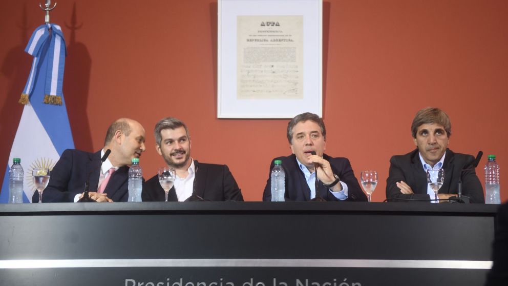 Sturzenegger renunció en junio de 2017 corrido por la disparada del dólar y fue reemplazado por Caputo