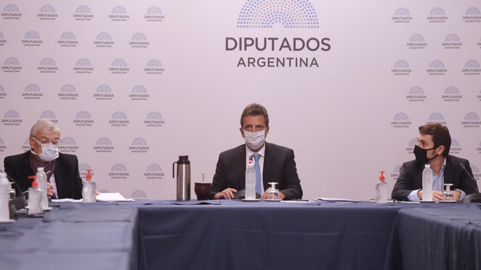 Massa presidió una reunión con todos los bloques en la Cámara de Diputados para definir las sesiones remotas