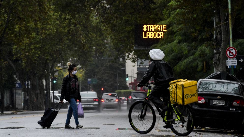 Por ahora, bares y restaurantes solo pueden funcionar bajo la modalidad de delivery