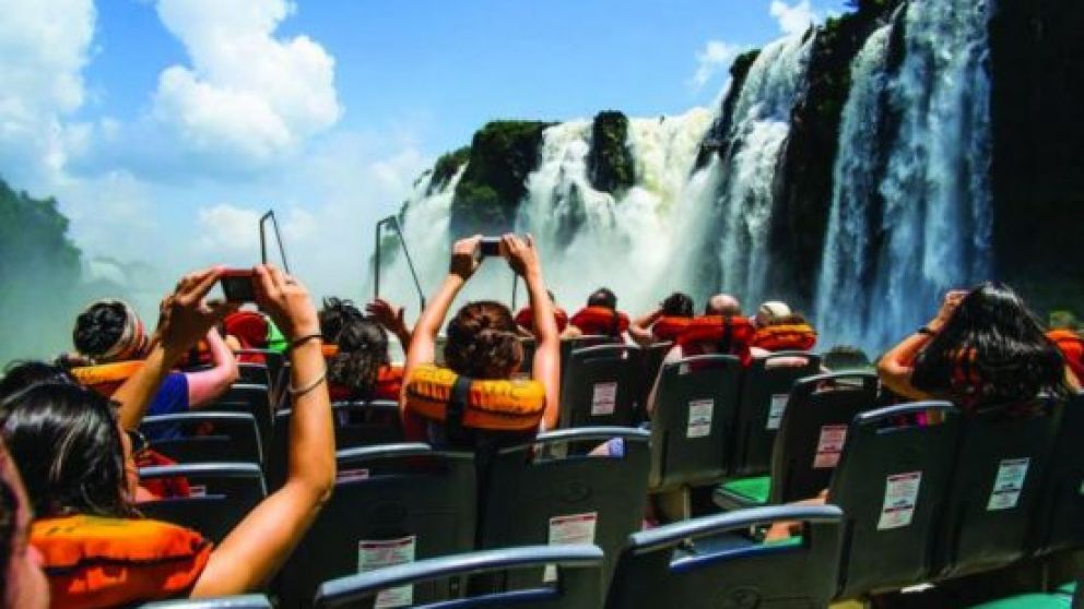 Por el impuesto al dólar, hubo más turismo local