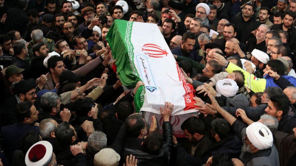 El asesinato del general iraní Solemaini llevó a nuevos picos los valores del oro y del petróleo