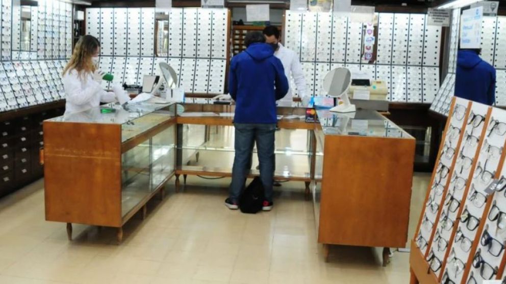 Sólo nueve municipios permitieron a las ópticas volver a atender al público