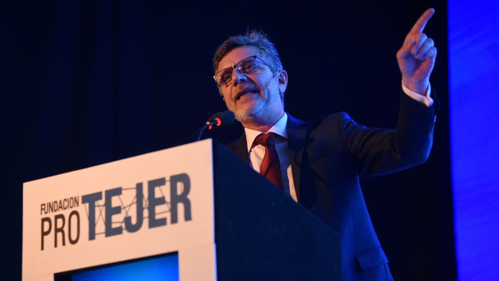 Para Schale, "la prioridad es sostener el empleo" y "que el daño sea el menor posible"