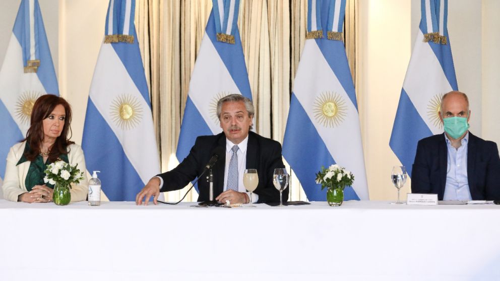 Alberto Fern�ndez realiz� ayer la presentaci�n oficial de la oferta junto a dirigentes de todo el arco pol�tico