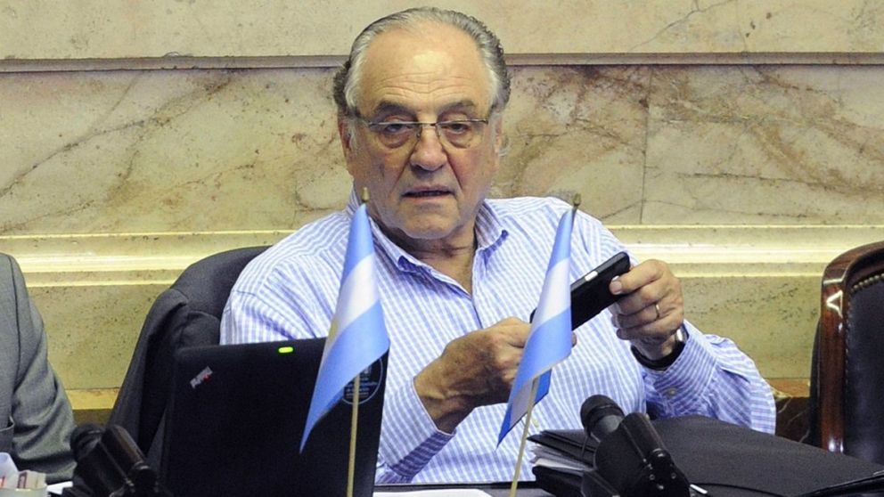 Heller remarcó que el universo alcanzado es "muy chico".