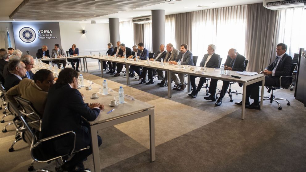 Pesce se reuni� el martes con el Consejo General de ADEBA