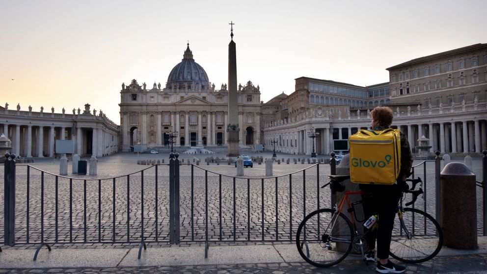 La plaza San Pedro del Vaticano, vac�a durante la misa de Pascua