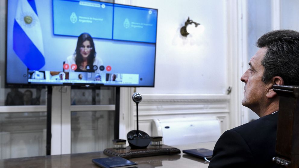 Sergio Massa siguió la videoconferencia de Frederic