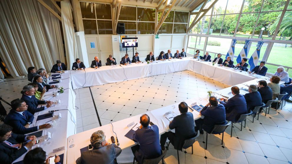 Los gobernadores y el Presidente habían acordado la continuidad del aislamiento obligatorio