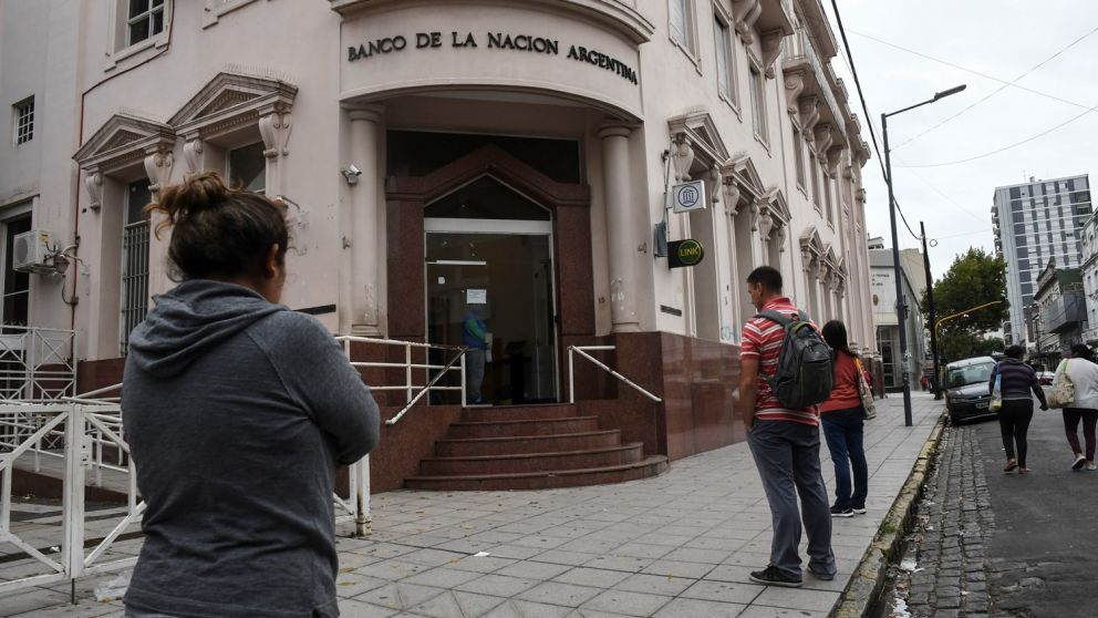 Según Adeba, bancos prestaron un promedio de $1.400.000 por empresa y con una tasa nominal anual (TNA) de entre 22 y 24%, dependiendo de la entidad.