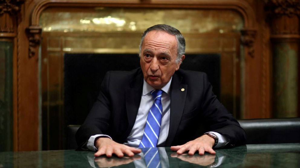 La UIA confirmó que retoma la actividad en etapas para evitar la crisis de los pagos