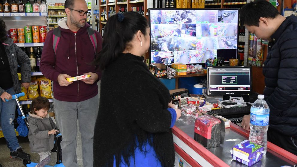 La elevada inflación no afloja y se sentirá en góndolas