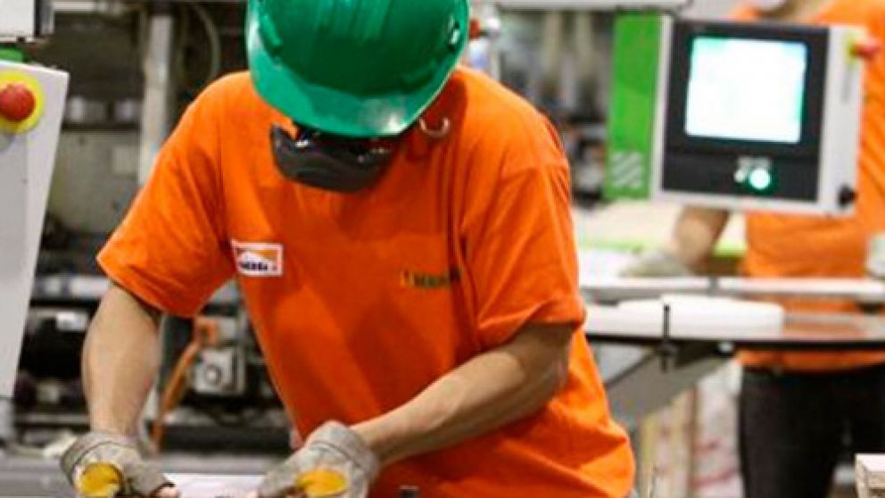 Pymes esperan cobrar y pagar cheques para salvar la cadena