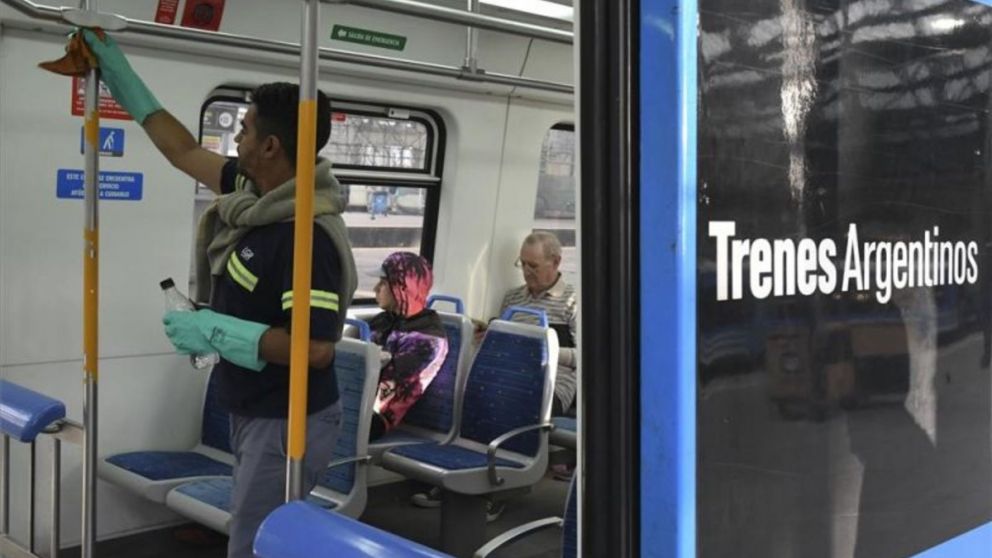 Los trenes funcionarán con horario de domingo