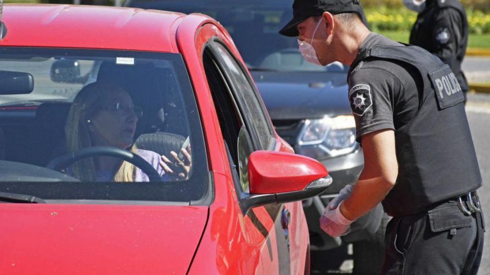 Hay que instruir a las fuerzas de seguridad para que hagan cumplir la cuarentena