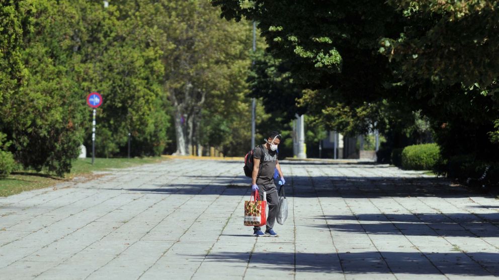 Las calles vacías, los vecinos dentro de sus casas y los mayores controles tuvieron como consecuencia el desplome del delito y los accidentes