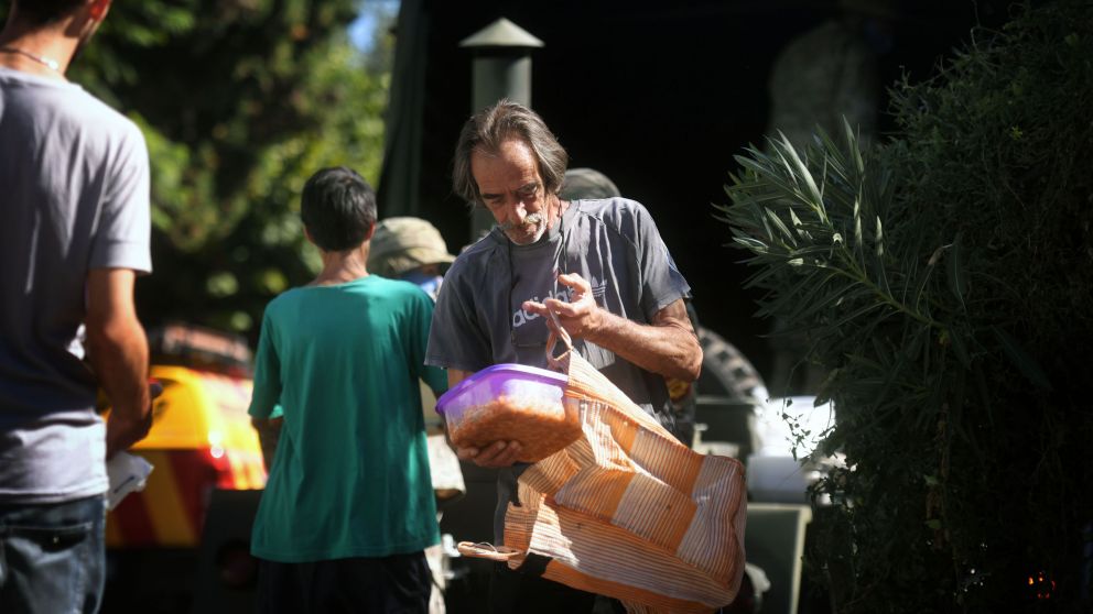Sólo en Quilmes, el Ejercito entregó el sábado más de una tonelada de alimentos y artículos de limpieza