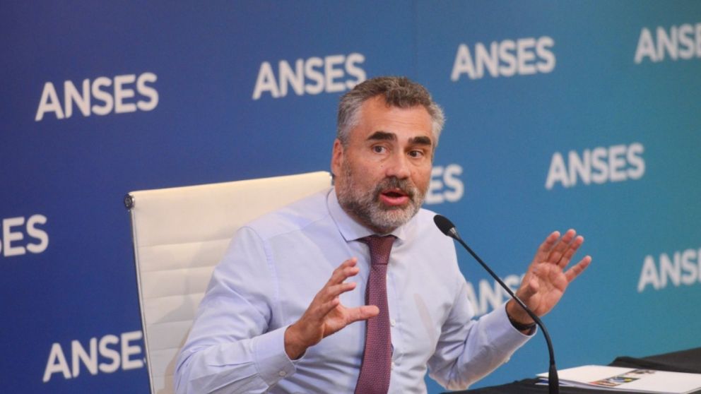 "Se puede prorrogar a otra suma similar en mayo dependiendo de cómo evolucione la crisis", advirtió Vanoli